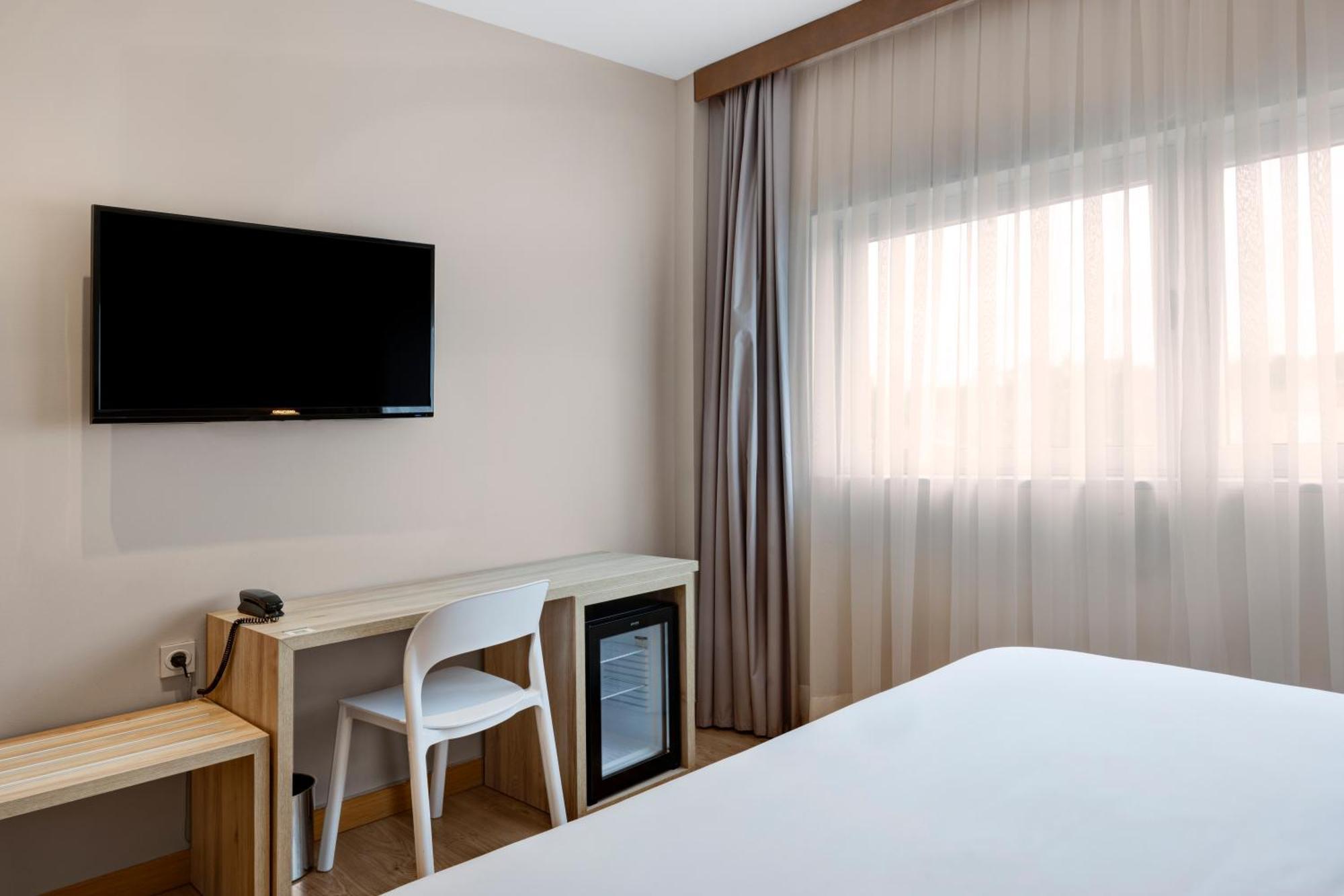 B&B Hotel Logrono Las Canas Viana  Exteriör bild